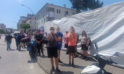 Turistler Pazarı Bırakıp Yangın İzlemeye Koştu