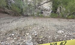 Motosikletiyle Dereye Uçan Sürücü Hayatını Kaybetti