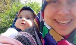 Anne ve Minik Gökçe’nin Köy Yaşamı İlgi Odağı Oldu