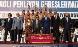 Manavgat’ta Başpehlivanlık Kemeri Feyzullah Aktürk’ün