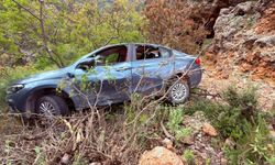 Otomobil Şarampole Yuvarlandı:3'ü Çocuk 5 Kişi Yaralandı