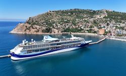 Alanya'ya Lüks Kruvaziyer İle Bin 767 Turist Geldi