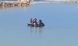 16 Yaşındaki Kız Çocuğu Çaya Düştü, Arama Başlatıldı