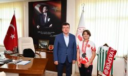 Bilek Güreşindeki Başarısıyla İlçenin Gururu Oldu