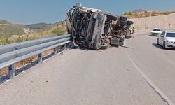 Antalya-Konya yolunda tır devrildi