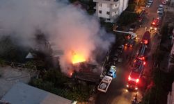 40 yıllık emeği gözlerinin önünde küle döndü