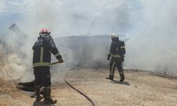İnşaat malzemelerinin bulunduğu baraka yandı
