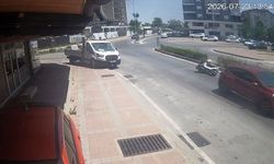 Önüne çıkan otomobile çarpmamak isterken kaza yaptı