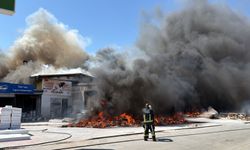Gazipaşa’da inşaat malzemeleri deposunda yangın