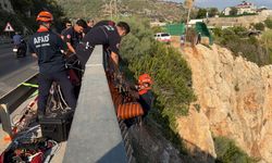 Deniz keyfi kabusa döndü, kayalıklarda mahsur kaldı