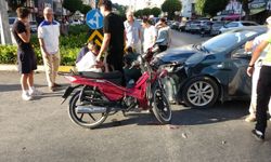 Manavgat’ta otomobil ile motosiklet çarpıştı