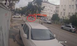 Kazadan saniyeler önce bebek arabasıyla geçti, kıl payı kurtuldu