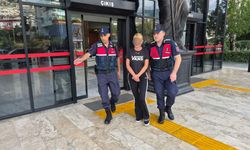 Alkollü eşini odaya çıkarmaya çalışırken ölümüne neden oldu