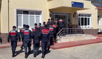 Uyş. Operasyonu: 425 Bin Sentetik Hap Ele Geçirildi