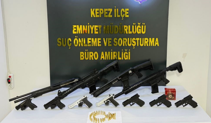 Kepez'de Şafak Operasyonu: 11 Adrese Eş Zamanlı Baskın