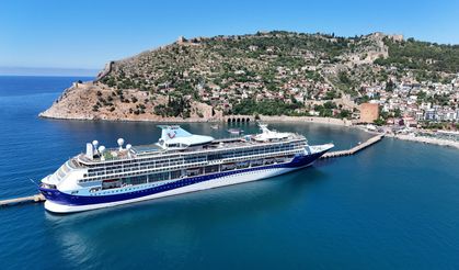 Alanya'ya Lüks Kruvaziyer İle Bin 767 Turist Geldi