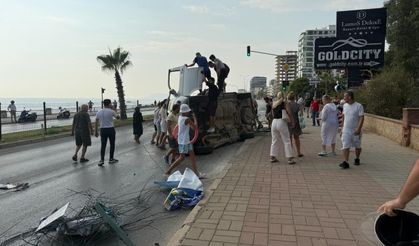 Bisiklete çarpmamak için manevra yaptı, devrildi