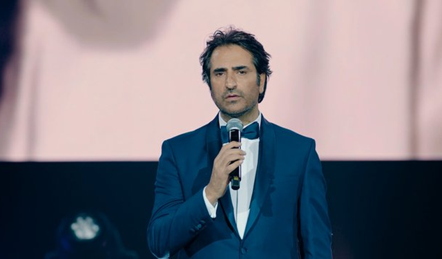 Mahsun Kırmızıgül'den minibüste konser