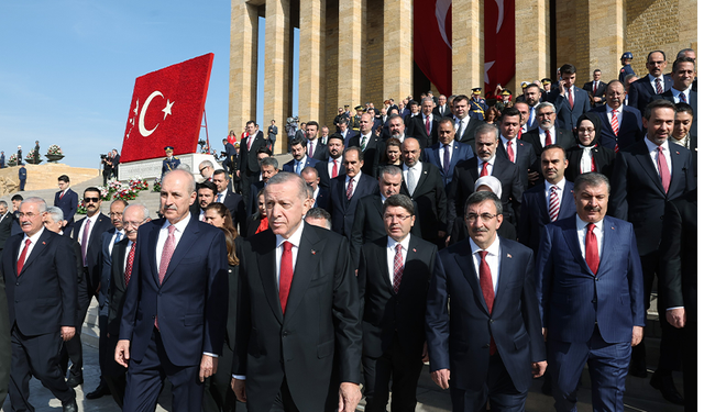 Cumhurbaşkanı Erdoğan başkanlığındaki devlet erkanı Anıtkabir'de