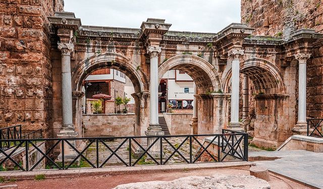 Antalya'nın tarihi kapıları