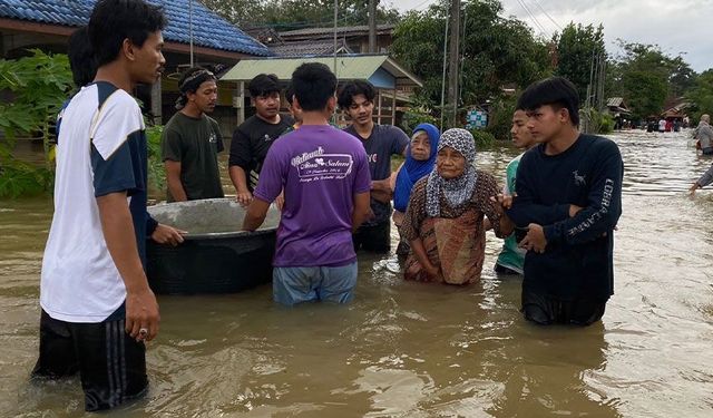 Tayland’ın güneyinde sel felaketi