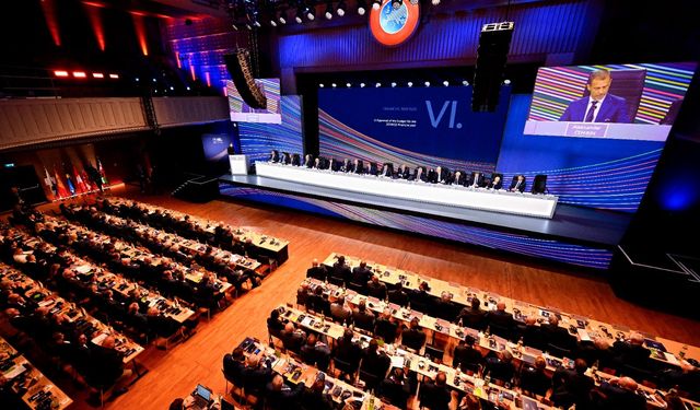 UEFA Kongresi, Paris'te düzenlendi