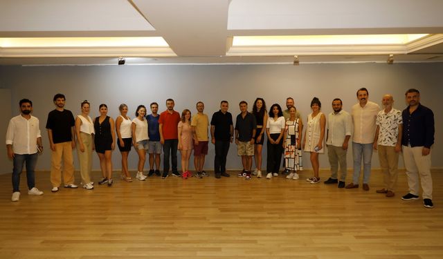 Alanya Belediyesi Tiyatrosu'nda yeni sezon hazırlığı