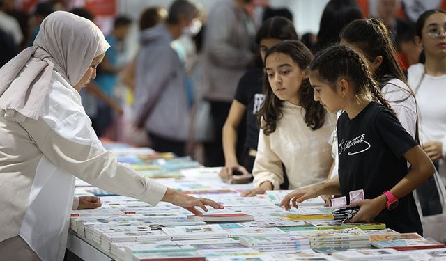 Kitap Fuarı kitapseverlerin akınına uğradı