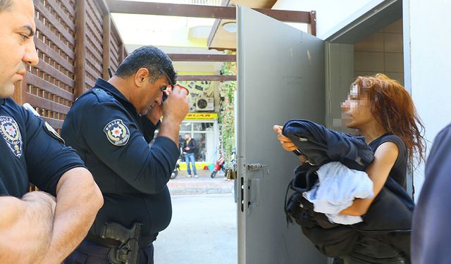 Tuvalette çığlıklarıyla polisi alarma geçirdi