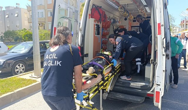 Küçük çocuğa araba çarptı