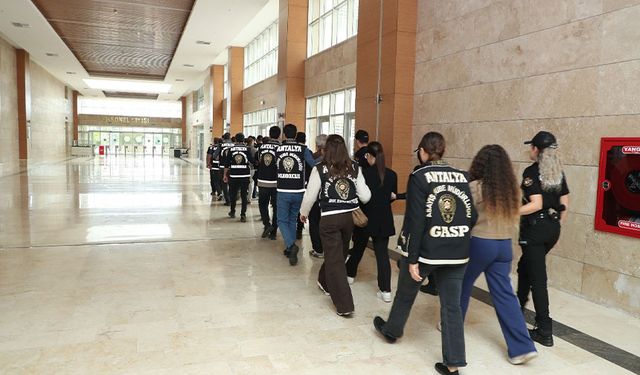 Antalya'da 'çarşaf' operasyonu