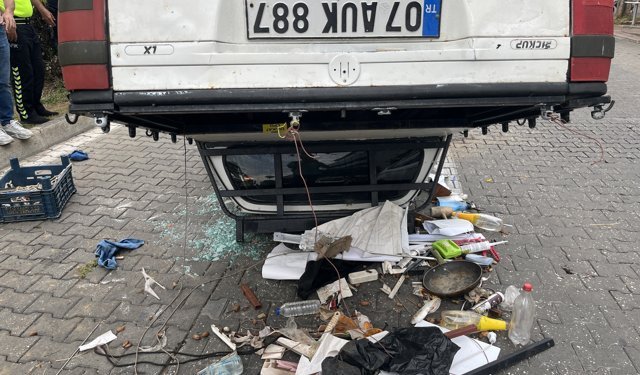 Alanya'da kamyonet kazası