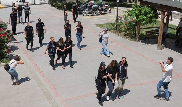 Özge cinayetinde 4 şüpheli adliyede