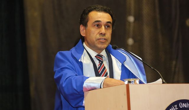 Profesörlük ünvanı iptal edildi
