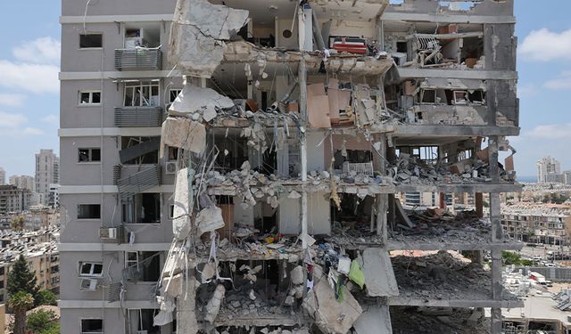İsrail'in  İran saldırılarında can kaybı 224’e yükseldi