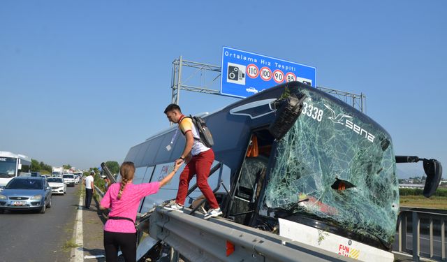 34 Turistin Bulunduğu Otobüs, Faciaya Ramak Kala Durdu
