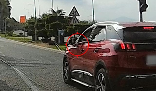 Araçtan Sigara İzmariti Atan 8 Sürücüye Para Cezası