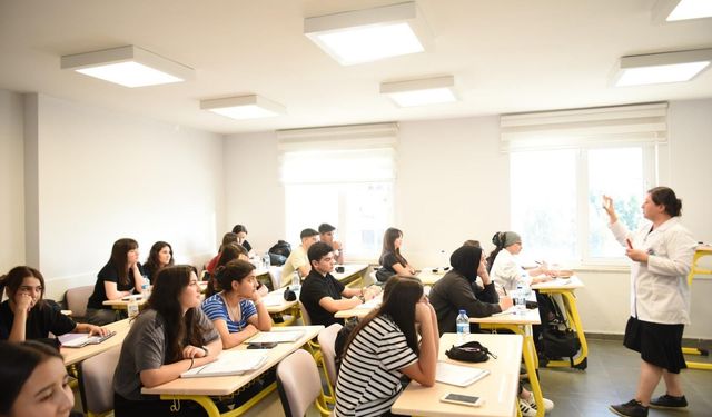 Kepez’den Ücretsiz Yaz Dönemi YKS Hazırlık Kursu