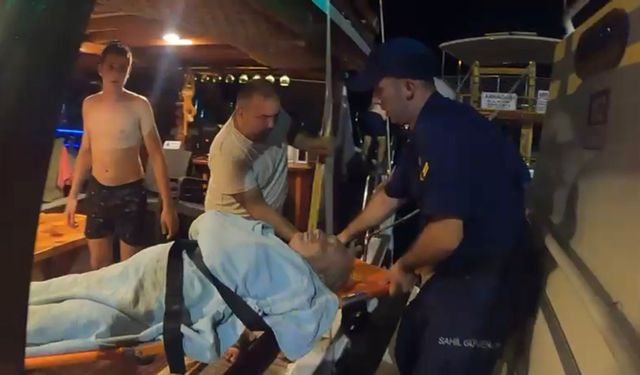 Araç Yolu Olmayan Kaleköy’de Kalp Krizi Geçiren Vatandaşı Sahil Güvenlik Kurtardı