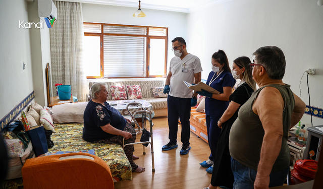 Antalya Büyükşehir'den Evde Sağlık Hizmetleri Atağı