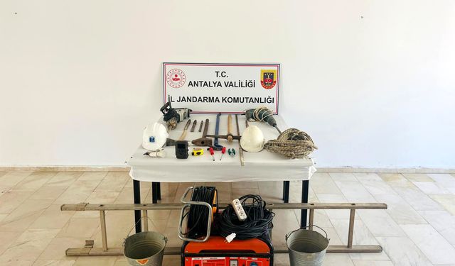 Serik'te Tarihi Eser Kaçakçıları Suçüstü Yakalandı
