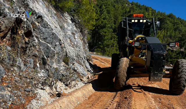 Alanya Kırsal Mahalle Yollarında Kış Hazırlığı Sürüyor