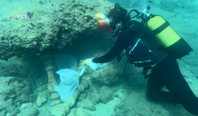 Kaleiçi Yat Limanı’nda Deniz Dibi Temizliği