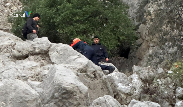 Konyaaltı’nda Dağda Mahsur Kalan 2 Genç Kurtarıldı