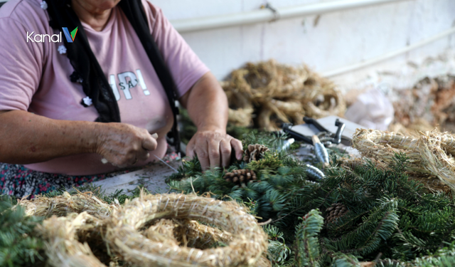 Antalyalı Kadınların Noel Çelenkleri 20 Ülkeye Gidiyor