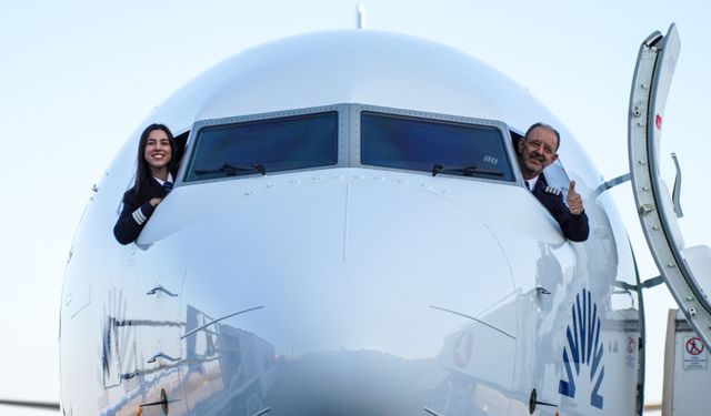 42 Yıllık Pilot, Son Uçuşunu İlk Seferine Çıkan Kızıyla Yaptı