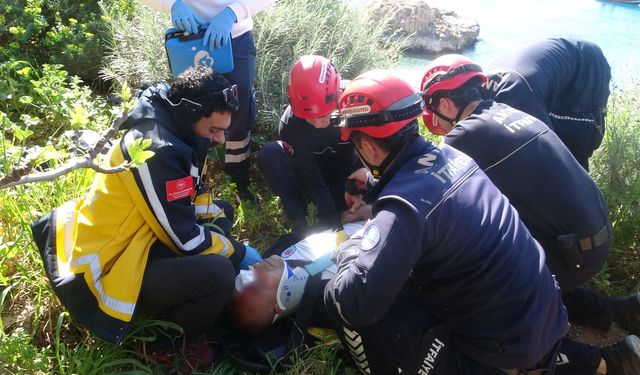 İncir Ağacı Hayatını Kurtardı: Falezlerde 20 Metre Yükseklikten Düştü