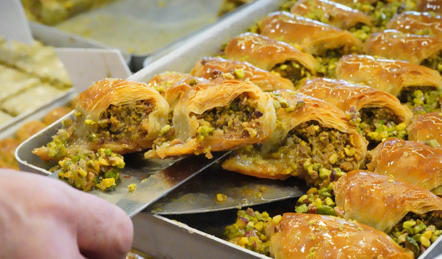 Antep Fıstıklı Baklavada 'Bezelye' Hilesi