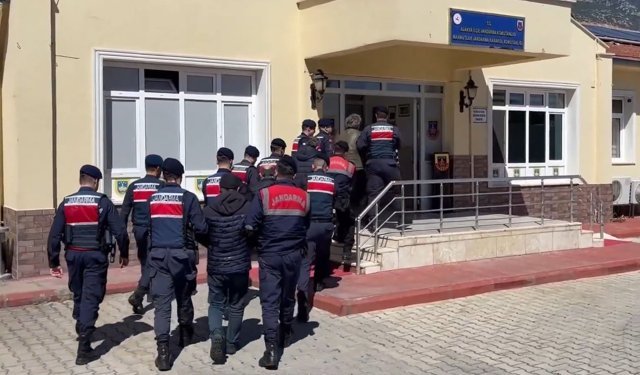 Uyş. Operasyonu: 425 Bin Sentetik Hap Ele Geçirildi