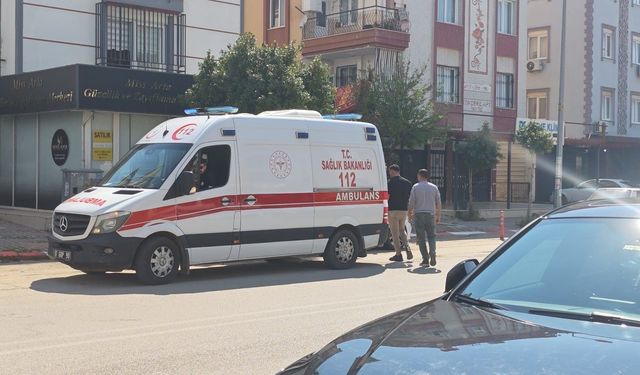 Husumetli Akrabalar Arasında Bıçaklı Kavga: 2 Yaralı